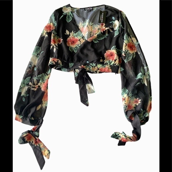 🆕Fashion Nova - Camilla top in black floral - Picture 4 of 6